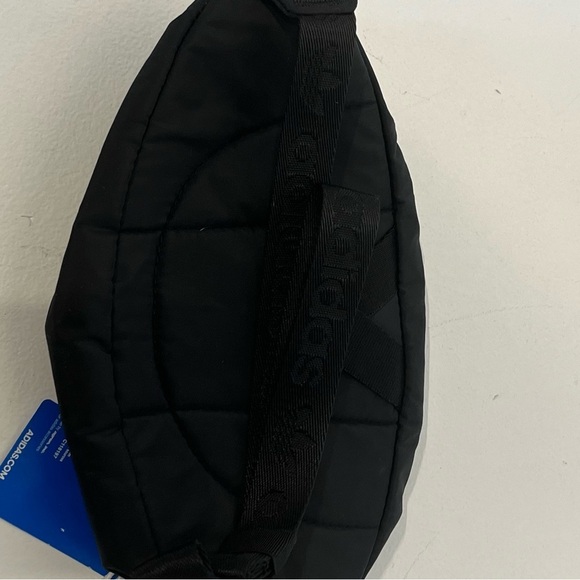 Adidas belt bag, fanny pack, black with white logo . Top zip, front zip pocket. - Picture 3 of 3